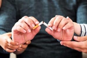 Cómo ayudar a un fumador a dejar el tabaco
