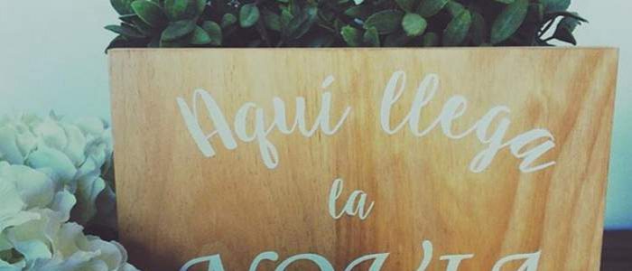 Cómo hacer carteles divertidos para boda