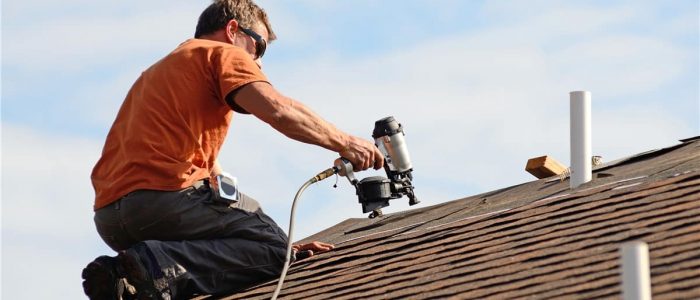 Cómo reparar tejas de tejado dañadas
